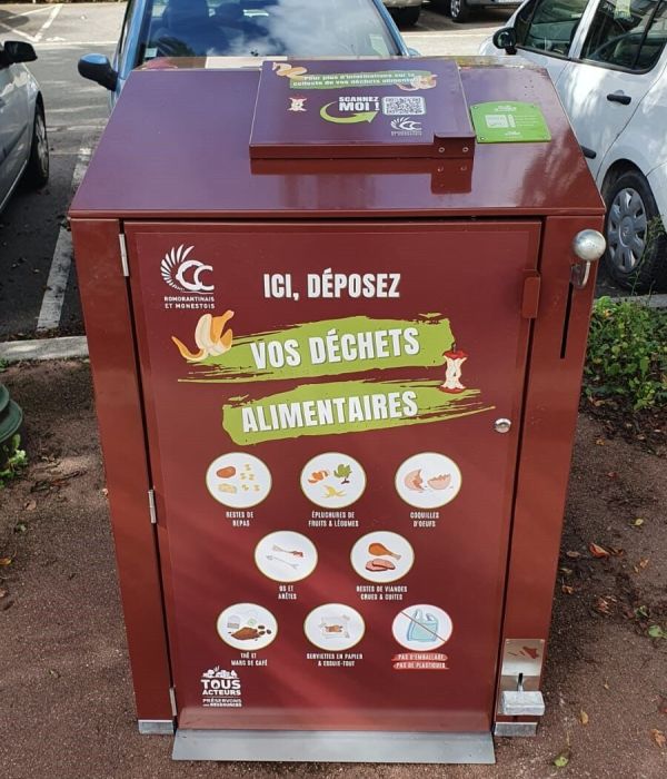 Abri bac à biodéchet