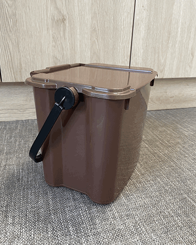 bioseau plein de 7 litres