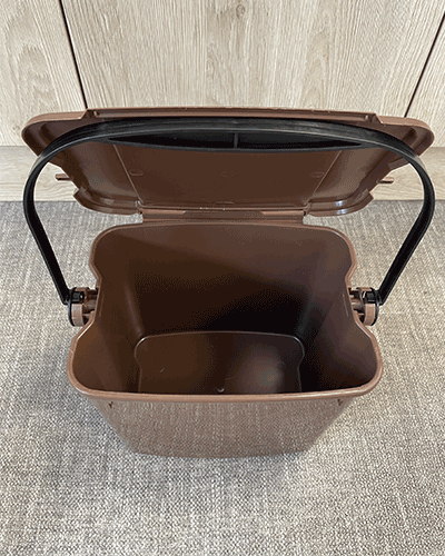 bio seau à compost de cuisine ouvert