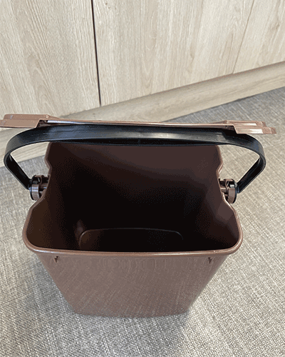 bioseau plein à compost de cuisine de 10 litres