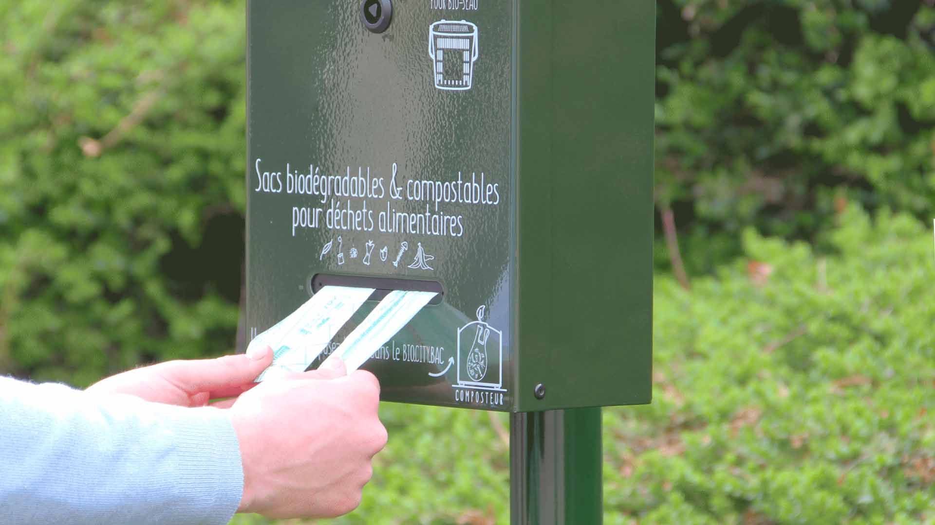 distributeur de sacs en amidon biodégradables